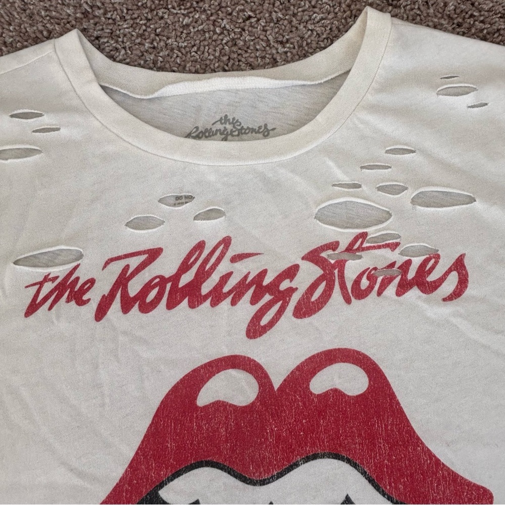 Distressed Rolling Stones Graphic Tee - Picture 7 of 12